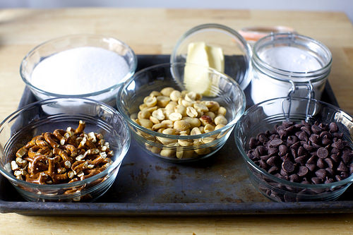 Delicious Chocolate Peanut and Pretzel Brittle